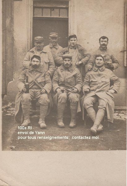 regiment100 1.jpg - Photo N° 1 : Photo de groupe de soldats du 100e régiment d'infanterie - 1914 1918 - Aucune info.