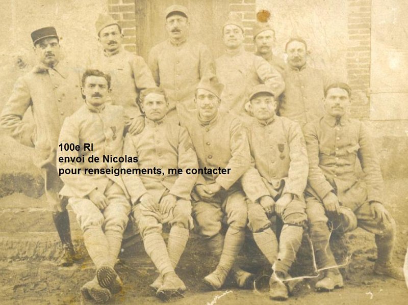 regiment100 2.jpg - Photo N° 2 : Photo de groupe de soldats du 100e régiment d'infanterie - 1914 1918 - Aucune info.