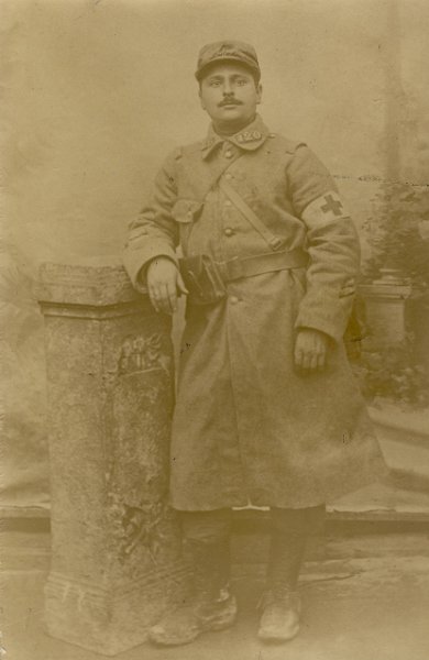 120eRI Marcel_Philippot.JPG - Marcel PHILIPPOT, mort en mars 1915 au Mesnil les hurlus (51) - Il était caporal-brancardier au 120e régiment d'infanteriede Stenay (55) - Vu l’uniforme (capote Poiret) la photo date de début 1915.