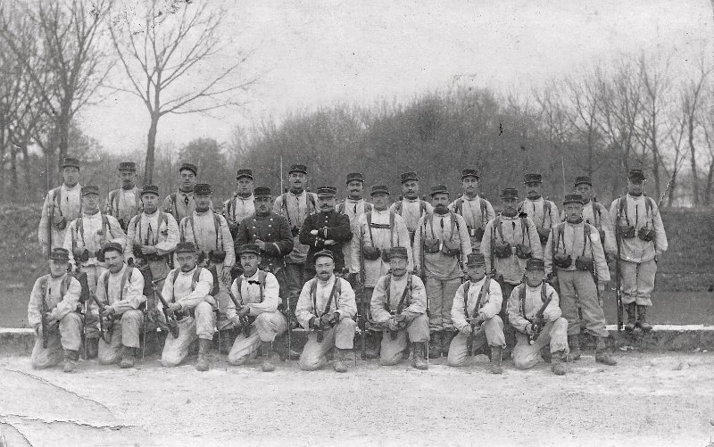 regiment151 28a.jpg - Photo N° 28 recto : Souvenir du 151ème régiment d'infanterie 3ème compagnie à Verdun