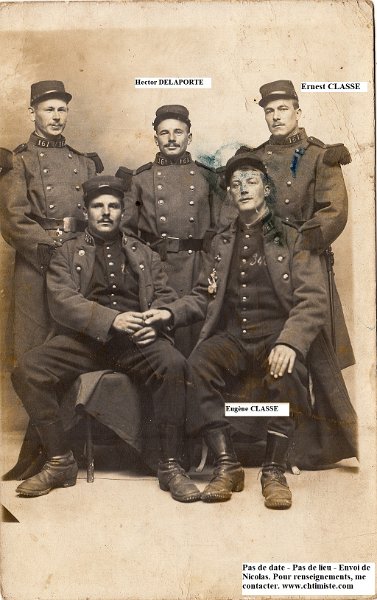 regiment161 30.JPG - Photo N° 30 : Photo d'avant guerre : Eugène et Ernest CLASSE les 2 frères - Au milieu c'est Hector DELAPORTE - 161e régiment d'infanterie