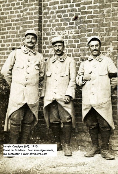 regiment174 2.jpg - Photo N° 2 : Hersin-Coupigny (62). 1915 (inscription sur le mur).