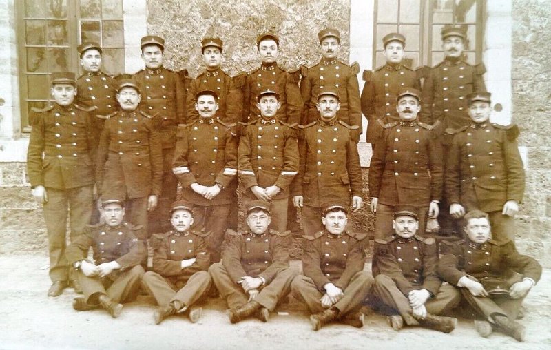 regiment23 335.jpg - Photo N° 34 : Aucune info au dos de la photo de ces hommes du 23ème régiment d'infanterie - Merci à Robert