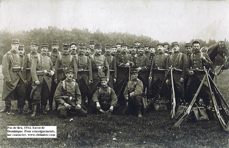 regiment54 17.jpg - Photo N° 17 : Réserviste du 54e régiment d'infanterie, qui iront certainement, pour la plupart, au 254e régiment d'infanterie août 1914.