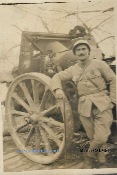 photos (10).jpg - Marius CALMET au 113e régiment d'artillerie lourde avec sa citation du 4 janvier 1918 pour des faits de juillet 1917.