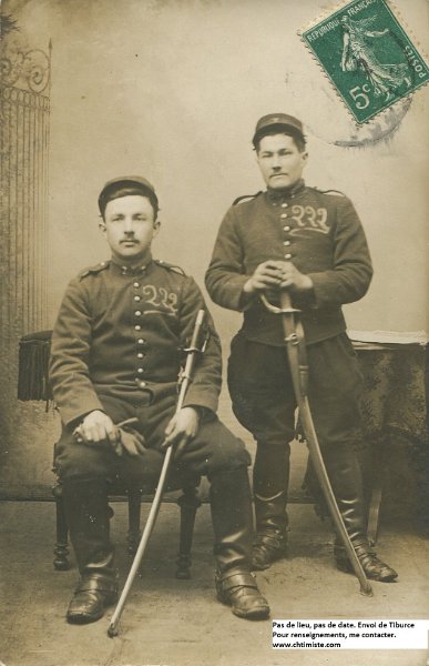 regimentartillerie7 4.jpg - Photo N° 4 : Un certain HACQUARD Louis (né 1888, Ruaux, Vosges) serait peut-être sur la photo ?