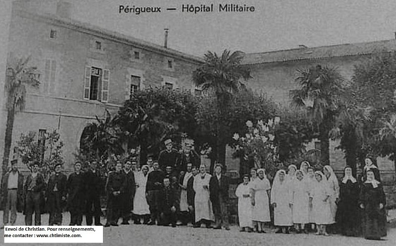 Perigueux1.jpg - Photo N ° 1 : Hôpital militaire Sainte Ursule, au 53 rue Wilson à Périgueux