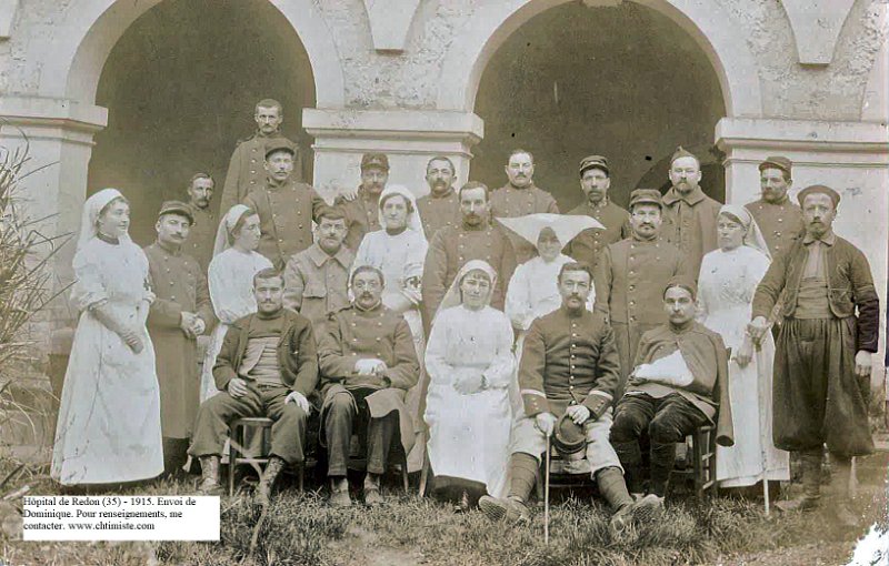 redon1.jpg - Photo N° 1 : Hôpital de Redon - 1915, le 11 février, le soldat Aimé sur la photo - Redon, cloitre de la Retraite, hôpital auxiliaire n°8