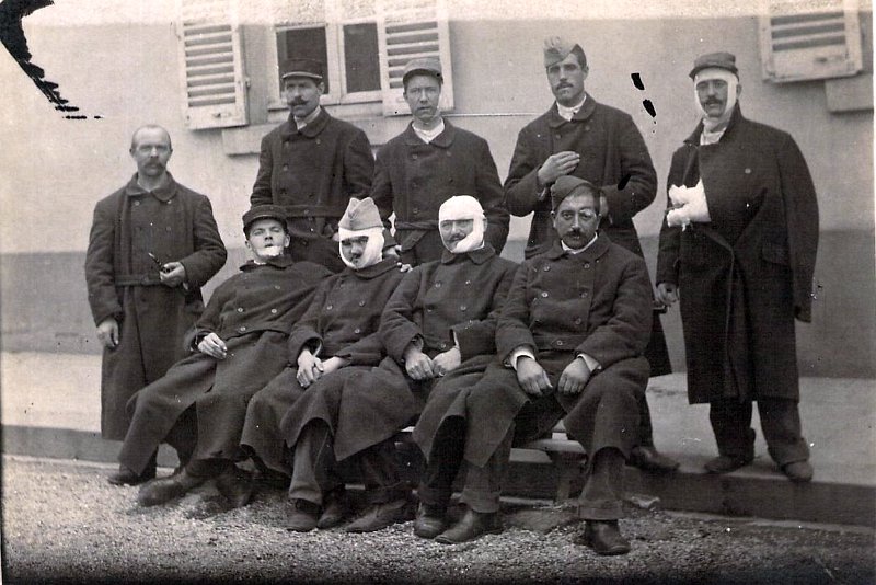 Paris20a.jpg - Photo N° 20a : Hôpital Val-de-Grace  de Paris dont un blessé du 281ème régiment d'infanterie : Laurent BARTHÉJENE - Carte daté du 12 novembre 1915