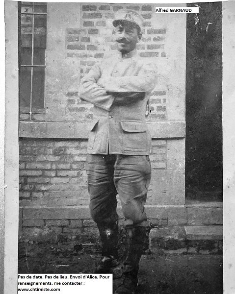 67eRIT Garnaud.jpg - Alfred GARNAUD caporal-fourrier au 67ème régiment d'infanterie territoriale - Avec un " 67 " au col et un " 13 " au képi...Très certainement 1916